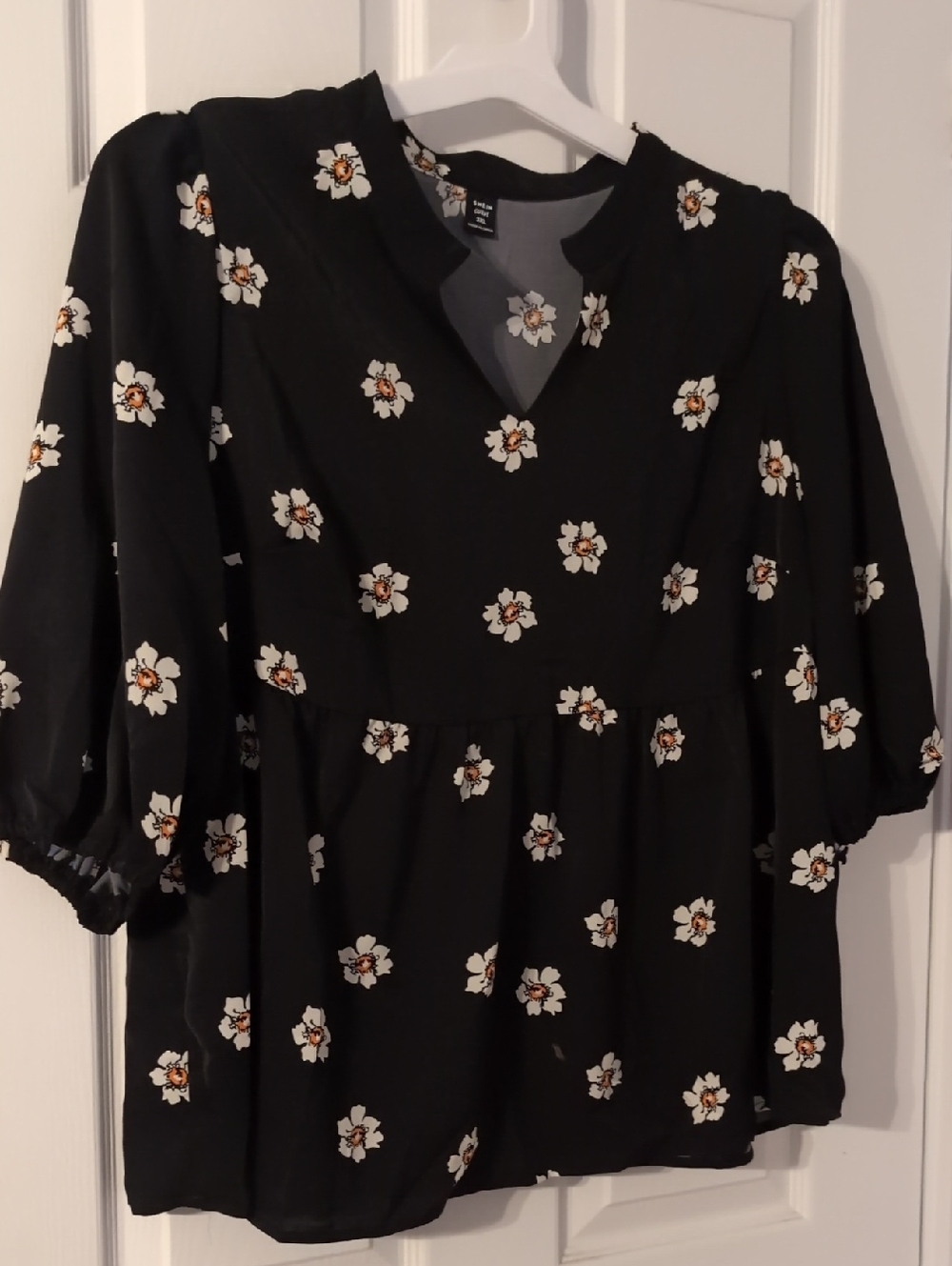 SHEIN Black Floral V-Neck Peplum Blouse